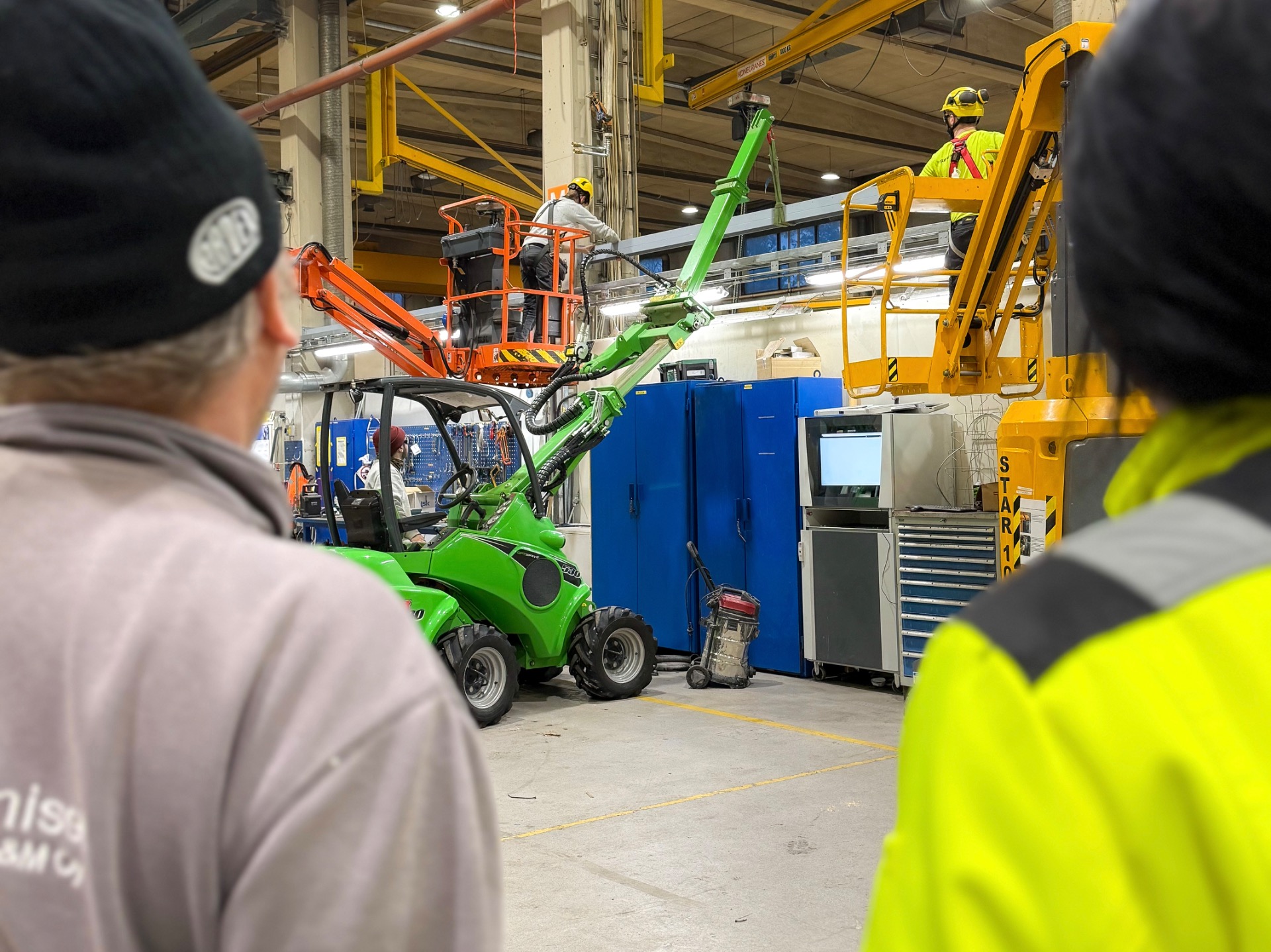 Väliseinän rakennus parokkielementeistä tehdaskiinteistöön, Nastola